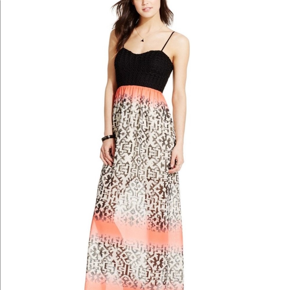 🆑FINAL PRICE‼️ Juniors dress w/black crochet like top w/open back